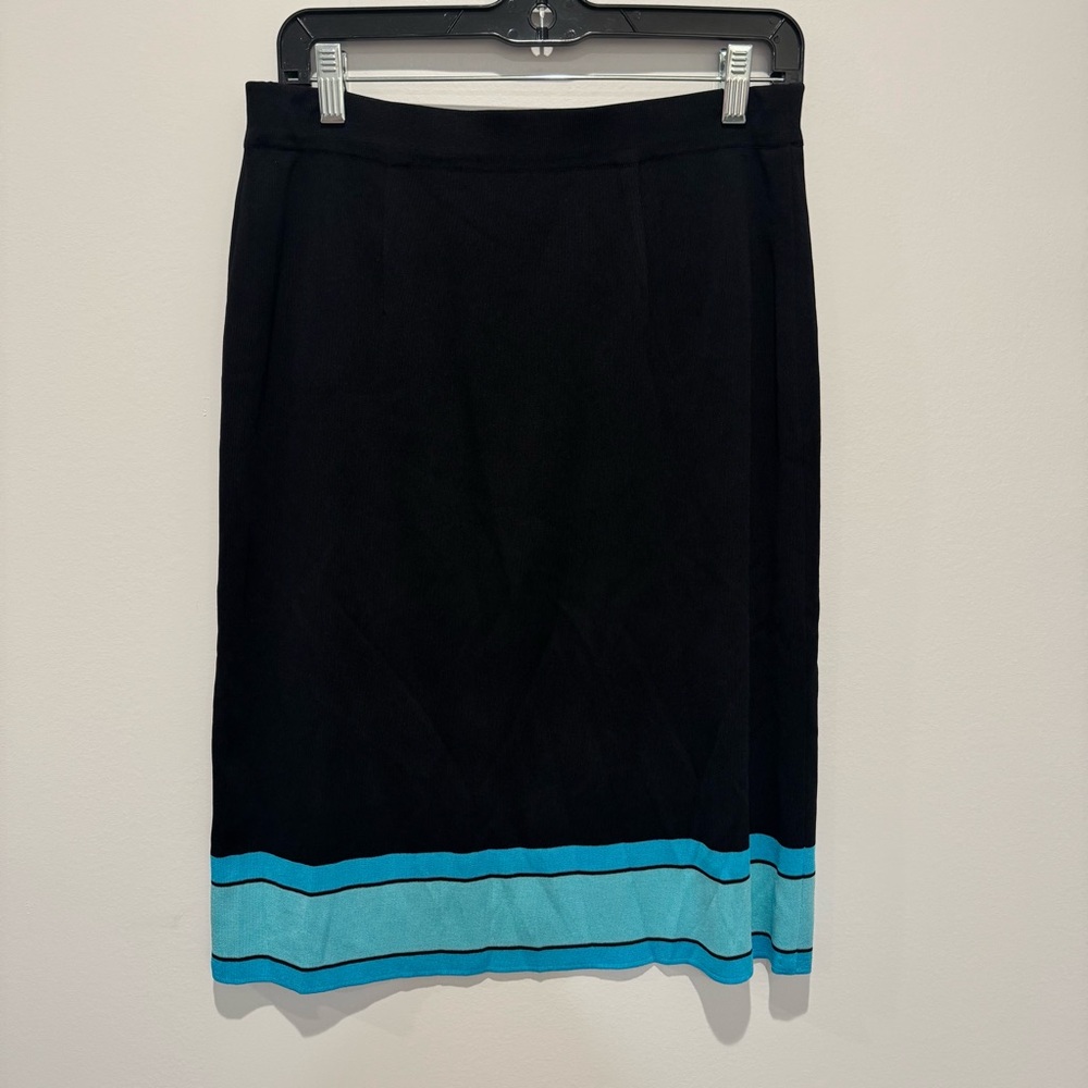 Misook Exclusively knit skirt size medium black blue